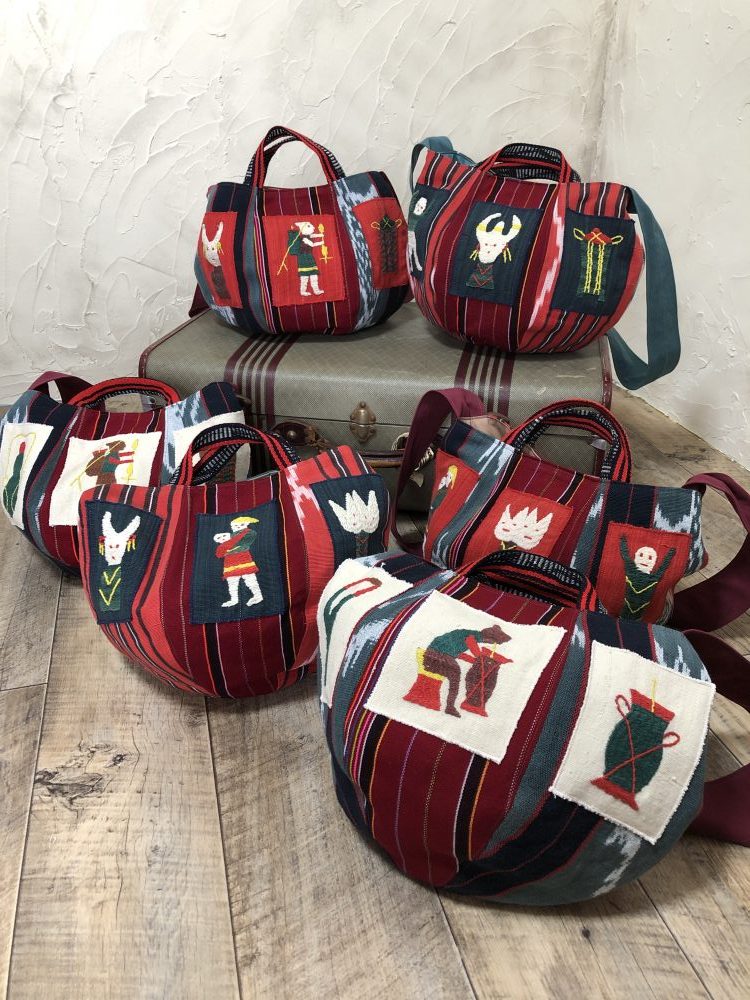 ミャンマー・ナガ族の手刺繍布。きびるアクションバッグ展2019。